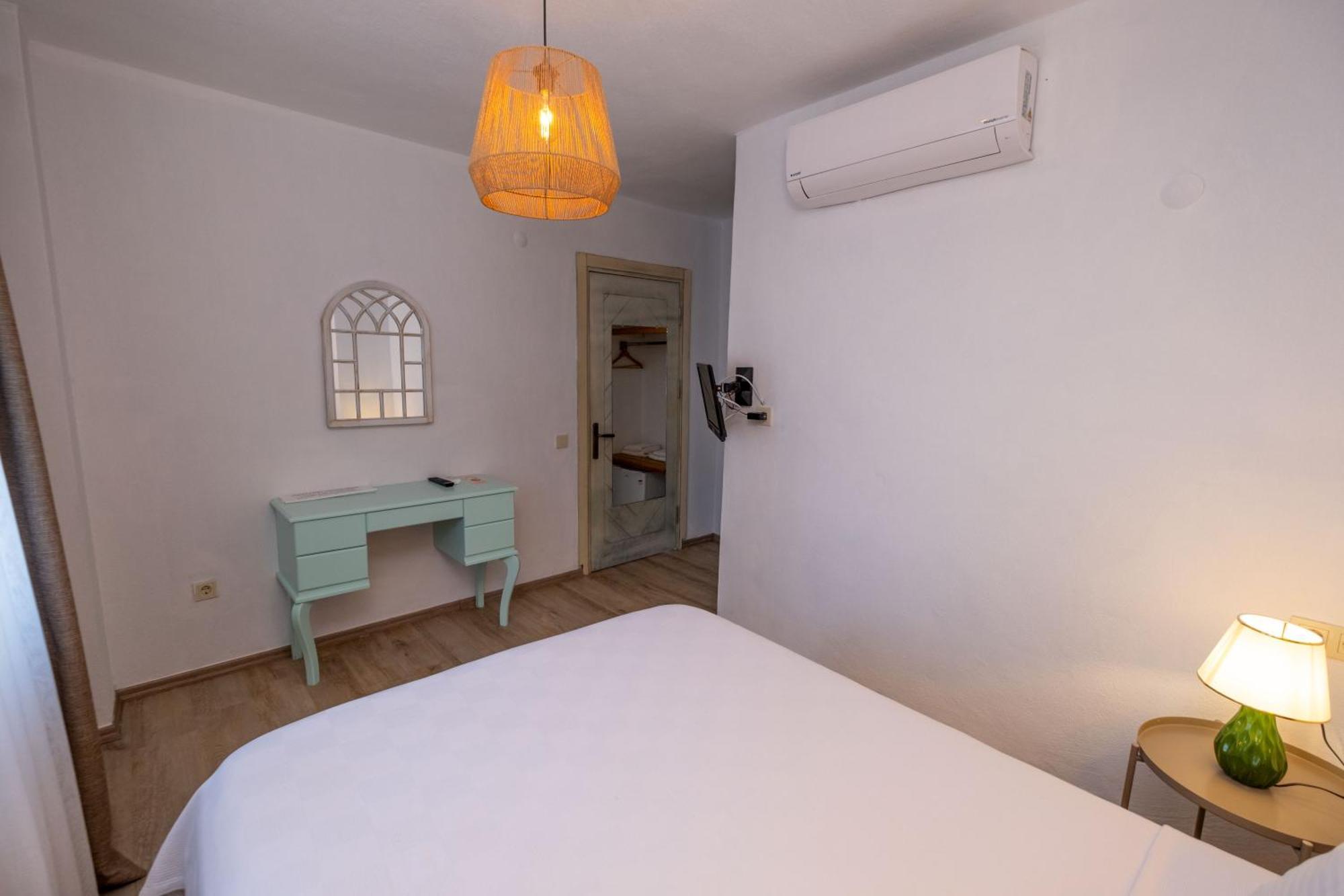 Posthane Hotel Бозджаада Экстерьер фото