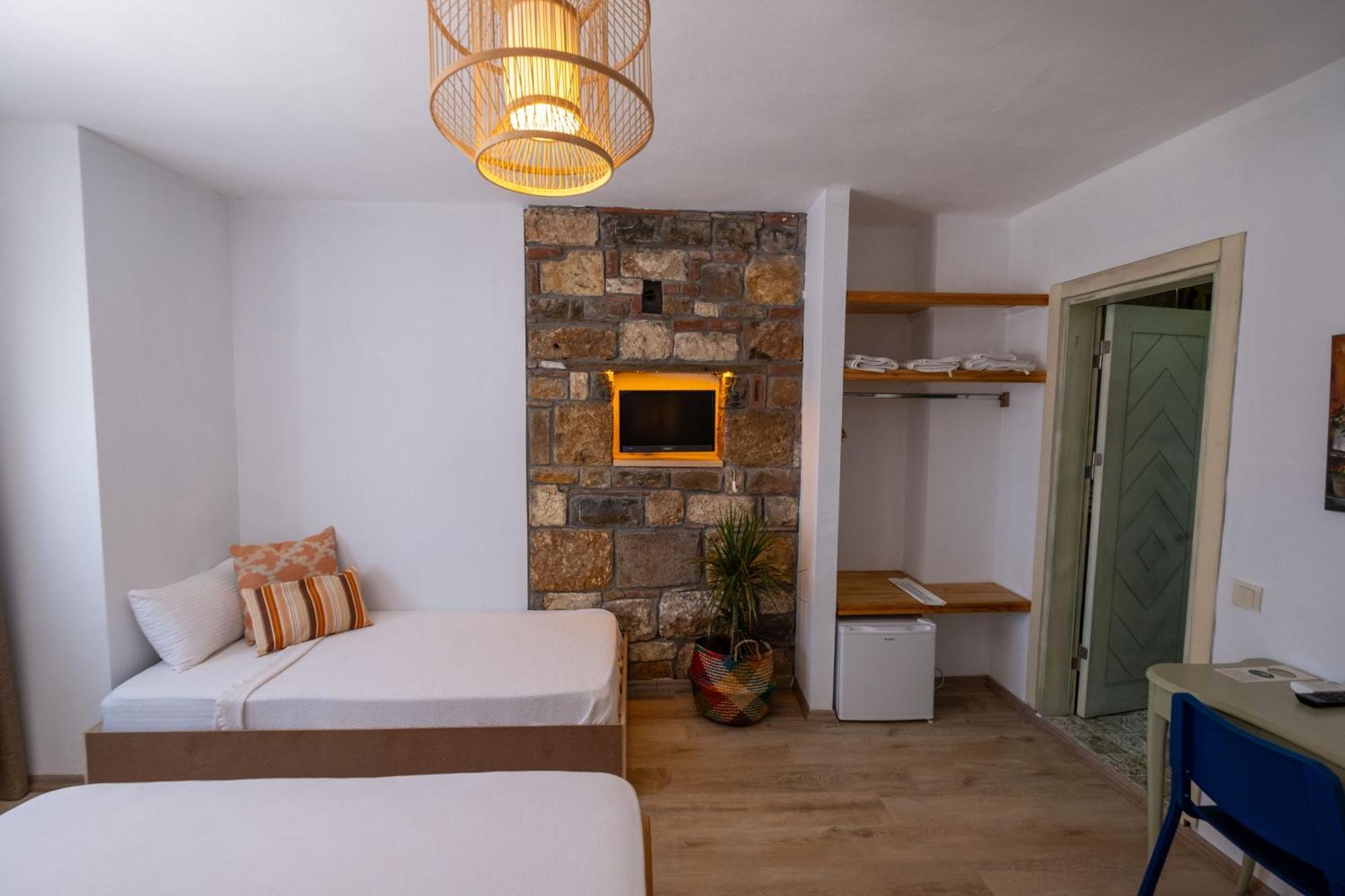 Posthane Hotel Бозджаада Экстерьер фото