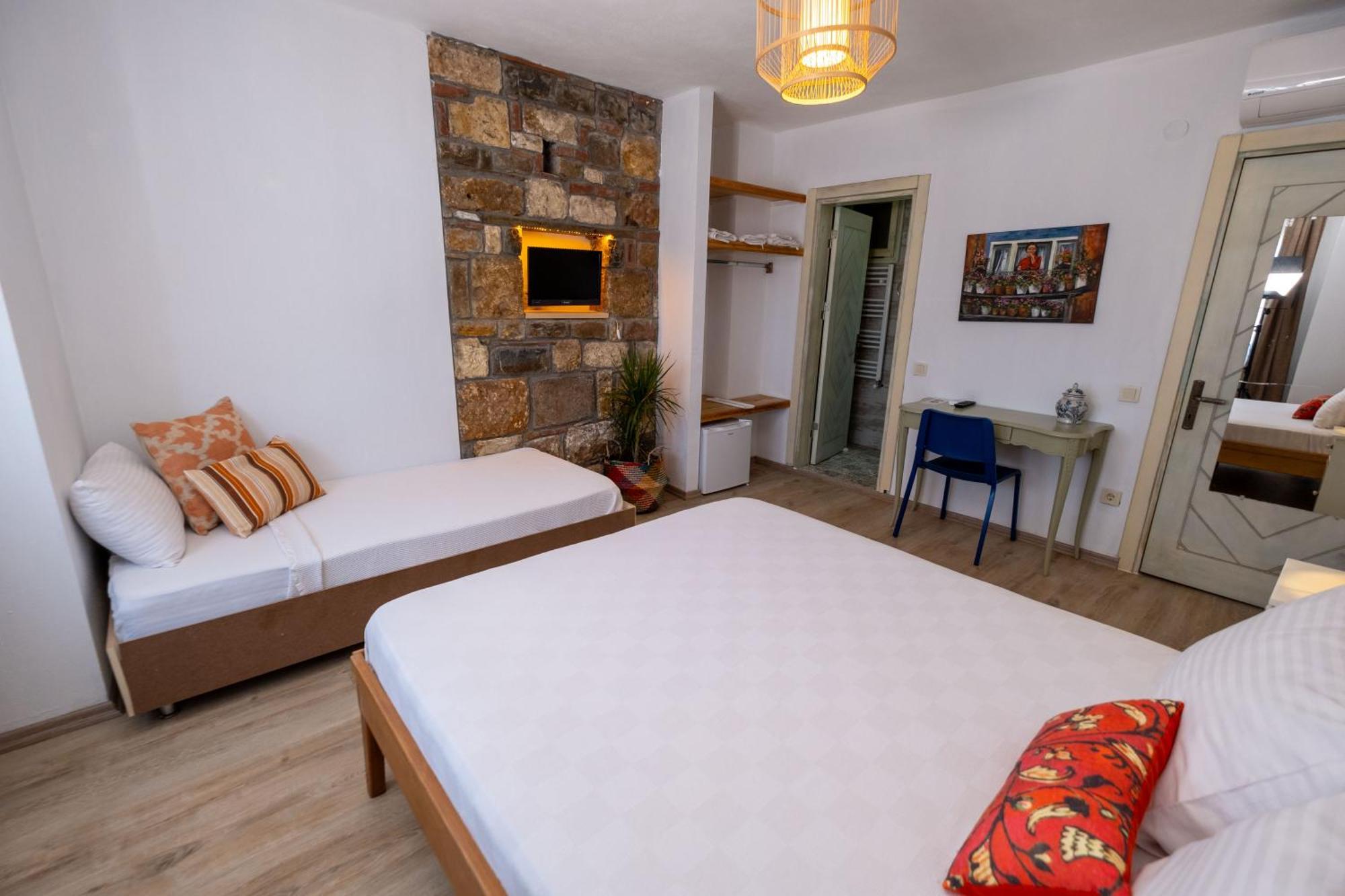 Posthane Hotel Бозджаада Экстерьер фото